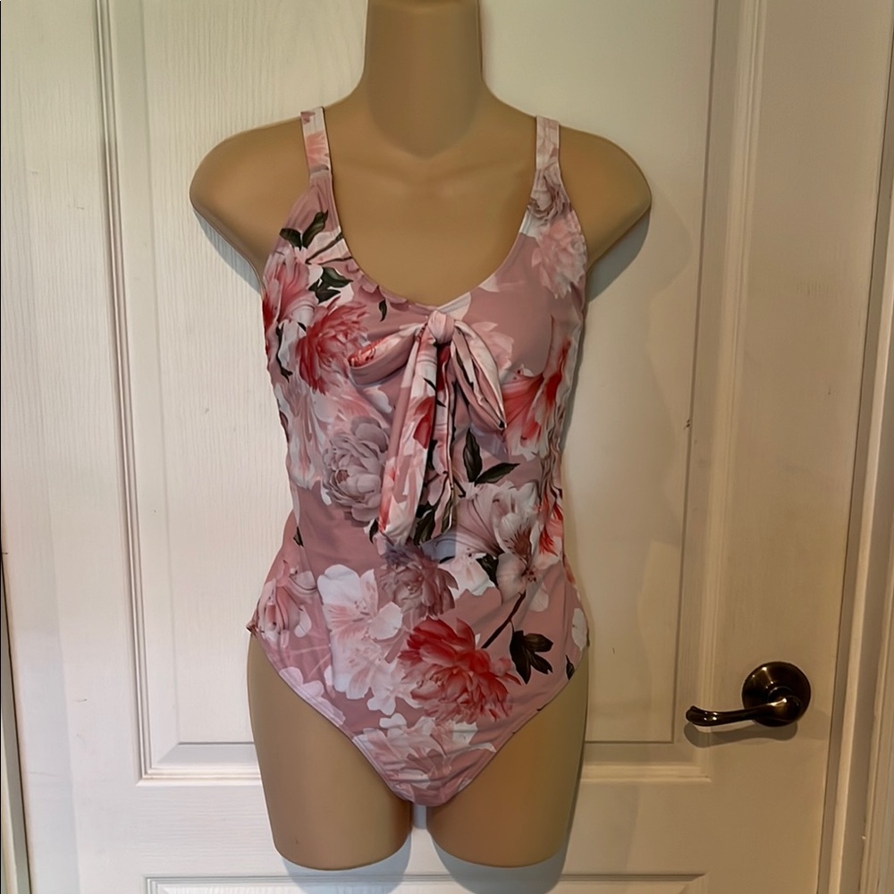 Elegant Floral Pink Women's One Piece Swimsuit
